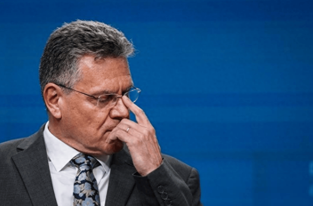 一天之內(nèi)<strong></p>
<p>宏鑫機械設(shè)備有限公司
</strong>，中國商務(wù)部接了2個電話，一個來求饒，另一個來認(rèn)錯:宏鑫機械設(shè)備有限公司
