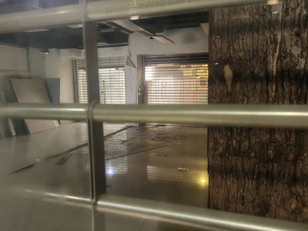 廣州番禺一小鎮(zhèn)<strong></p>
<p>宏鑫機(jī)械設(shè)備有限公司
</strong>，店面陸續(xù)關(guān)門(mén)！記者“臥底”120天發(fā)現(xiàn)……:宏鑫機(jī)械設(shè)備有限公司
