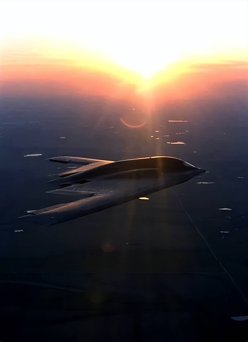 軍迷熱議<strong></p>
<p>宏鑫機(jī)械設(shè)備有限公司
</strong>！《艦載武器》曝光四發(fā)轟-6改進(jìn)方案：航程14000公里？:宏鑫機(jī)械設(shè)備有限公司
